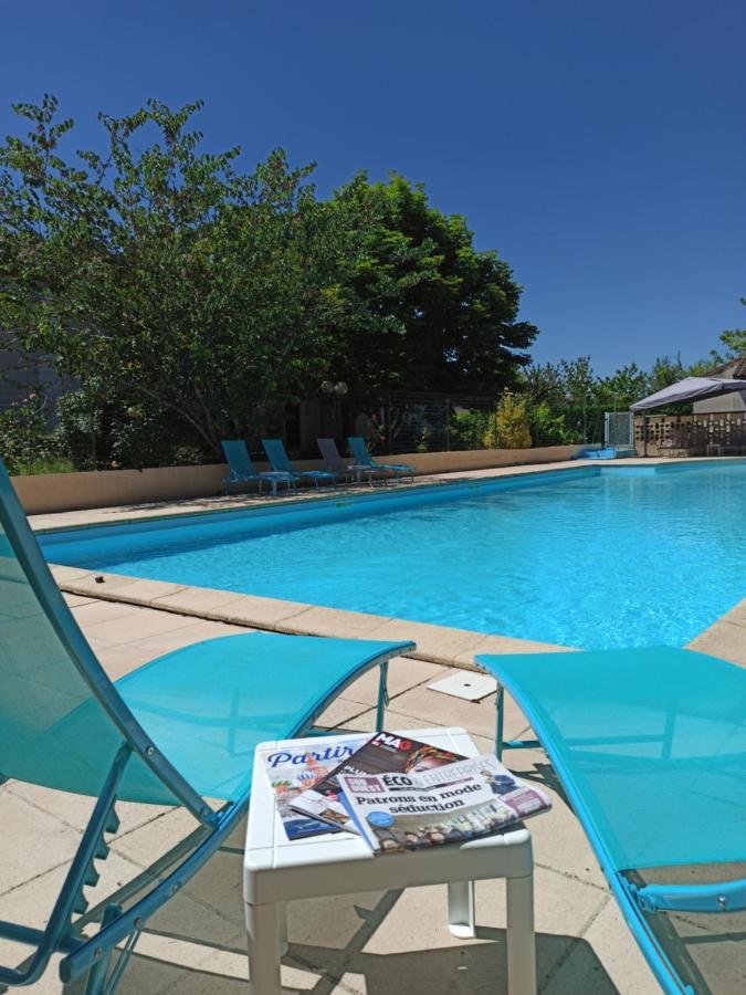 Logis Hotel Le Prince Noir Serignac-sur-Garonne Exterior photo